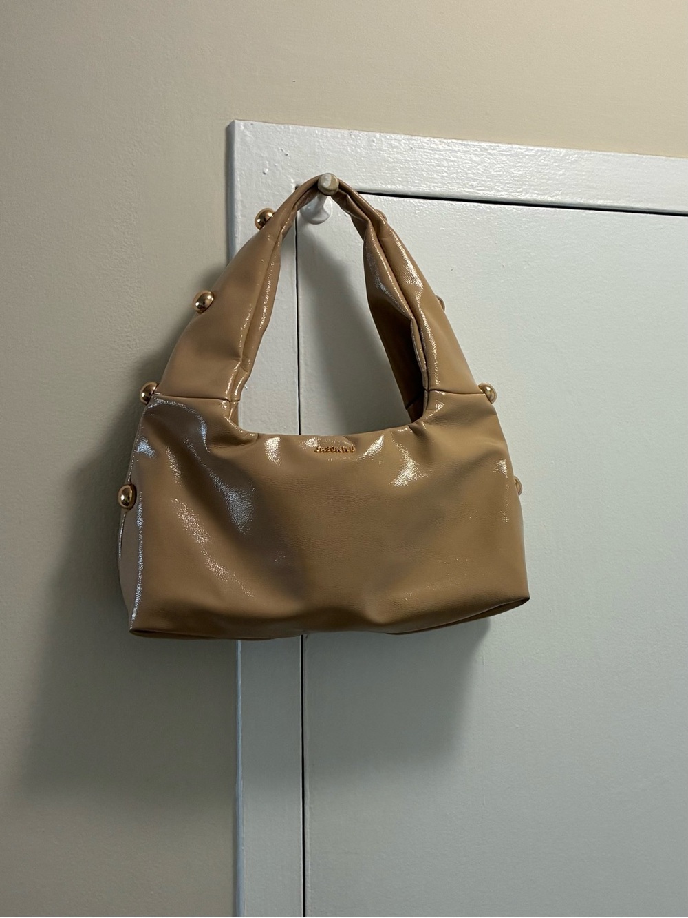 Chic Tan Shoulder Bag with Gold Accents